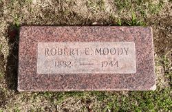 Robert E Moody 