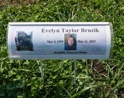 Evelyn Marie <I>Taylor</I> Bruzik 