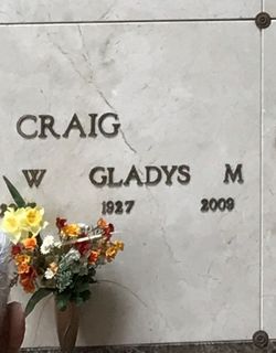 Gladys M <I>Hahn</I> Craig 