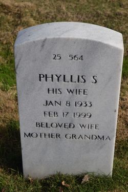 Phyllis Stephanie <I>Kmetyk</I> Cunningham 