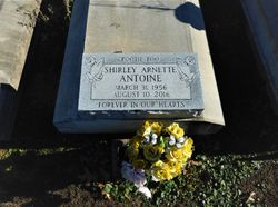 Shirley Arnette <I>Gray</I> Antoine 