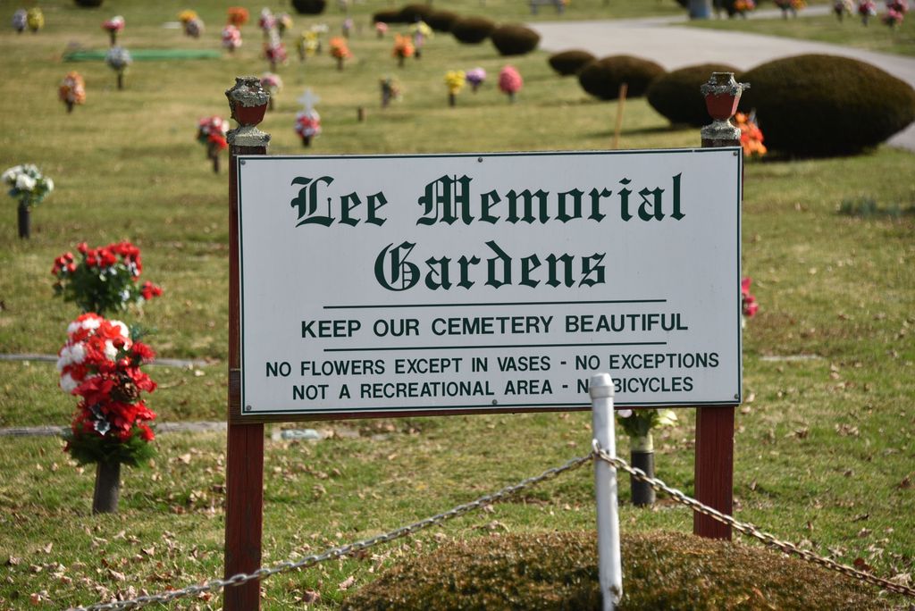 Lee Memorial Gardens