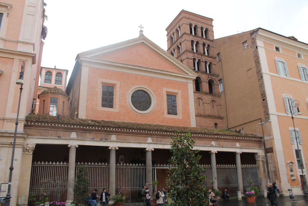 Basilica di San Lorenzo in Lucina