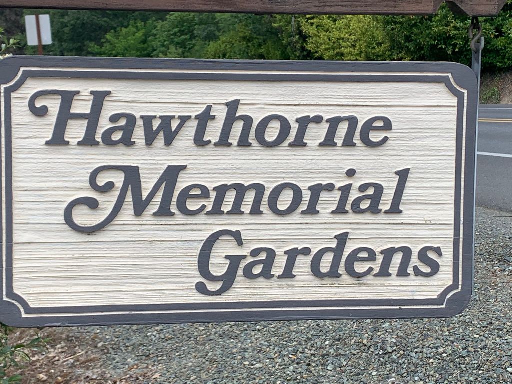 Hawthorne Memorial Gardens