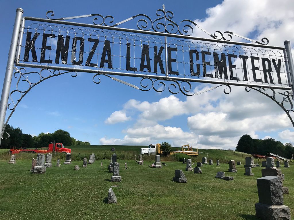 Kenoza Lake Cemetery