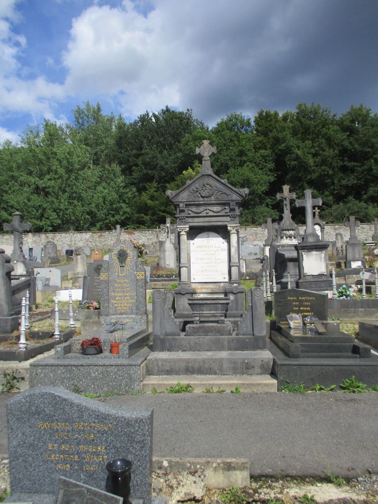 Les Hautes-Rivieres Communal Cemetery