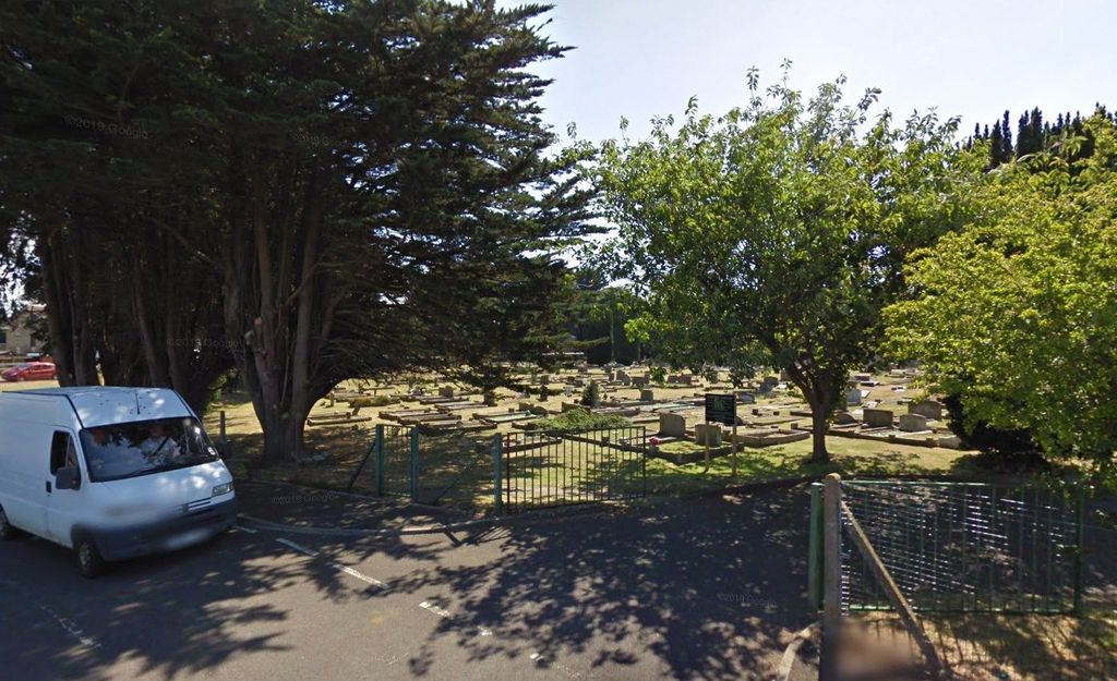 Sandown Cemetery