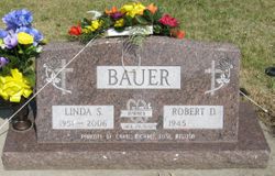 Linda Sue <I>Behnke</I> Bauer 