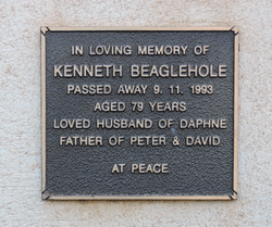 Kenneth Beaglehole 
