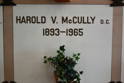 Dr Harold V McCully DC