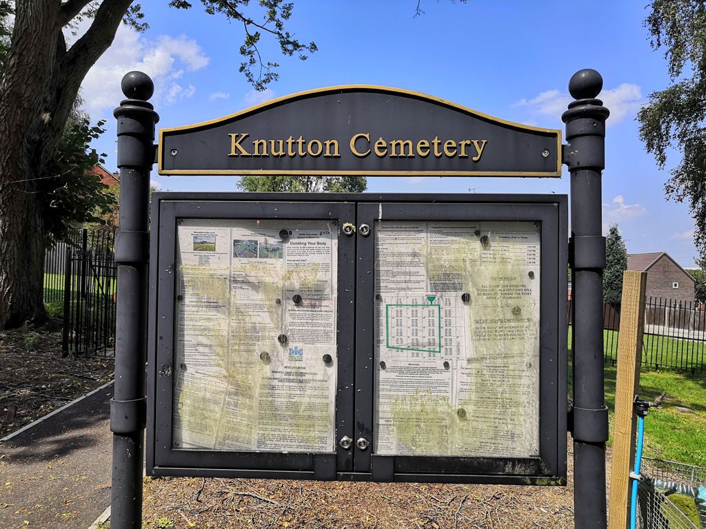 Newcastle-Under-Lyme Knutton Cemetery