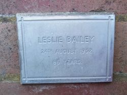 Leslie Bailey 