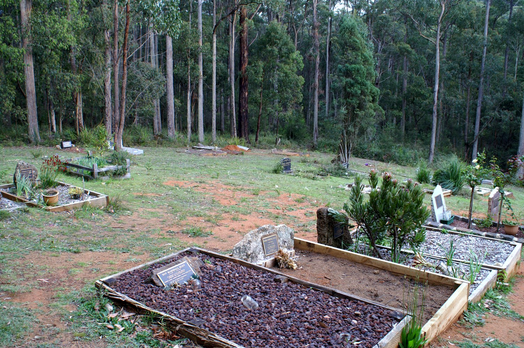 Beenak Cemetery