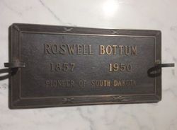 Roswell Bottum 