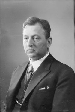 Karl Johan Tangen 