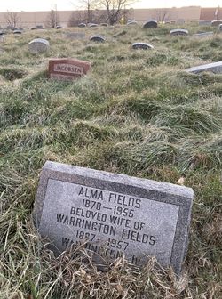 Alma Marie <I>Reuter</I> Fields 