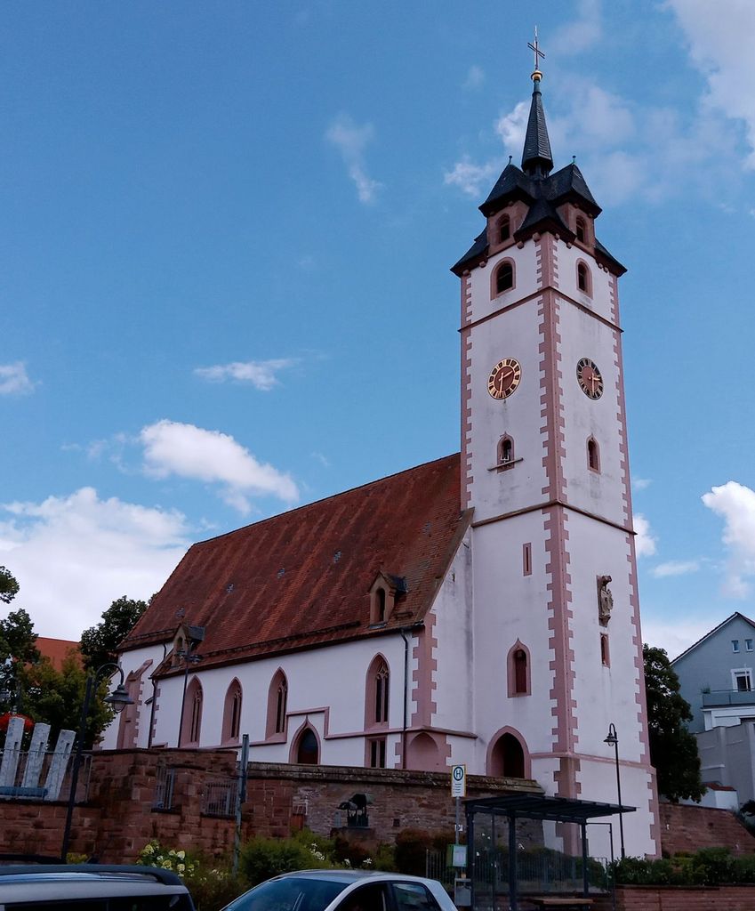 Evangelische Pfarrkirche und Kirchhof Niefern