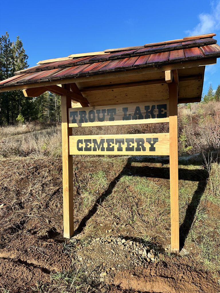 Trout Lake Cemetery