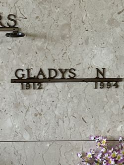 Gladys Jackson <I>Nance</I> Saunders 