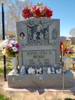 Bertha Elsia “Mom” <I>Ontiveros</I> Munoz 