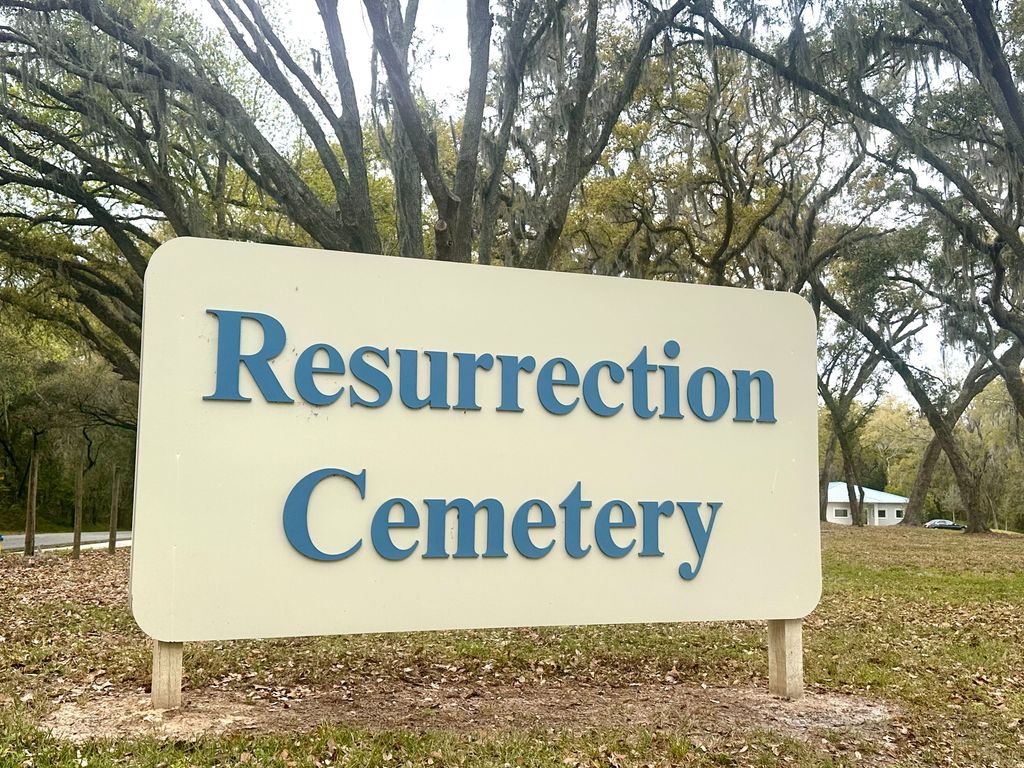 Resurrection Cemetery