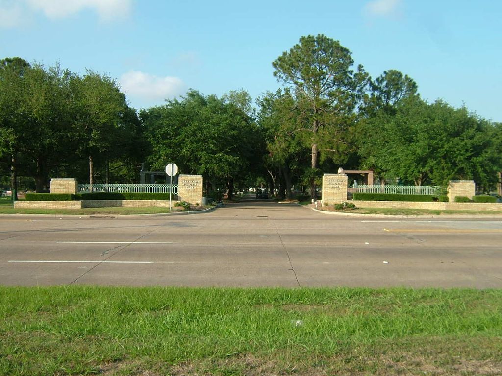 Greenlawn Memorial Park
