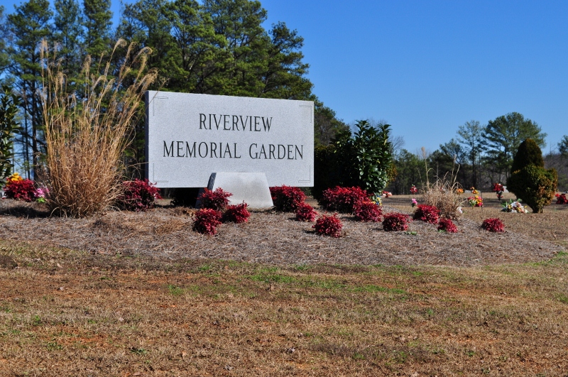 Riverview Memorial Park