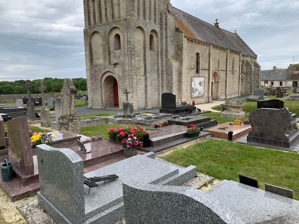 Colleville-sur-Mer Churchyard