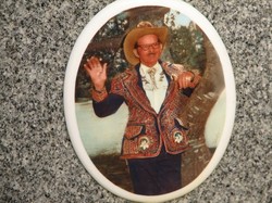  Loy Allen “The Original Rhinestone Cowboy” Bowlin