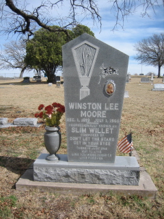  Winston Lee Moore