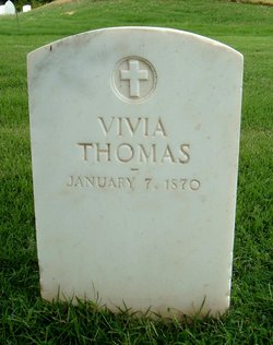  Vivia Thomas