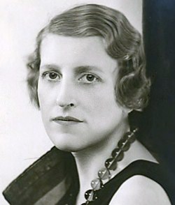  Winifred Holtby